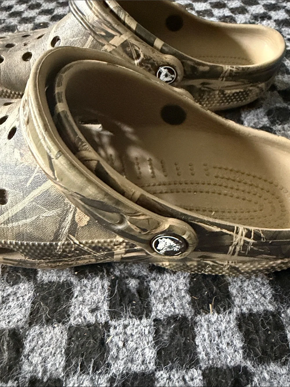 Crocs Camo Comfort Clogs - Tan/Green/army